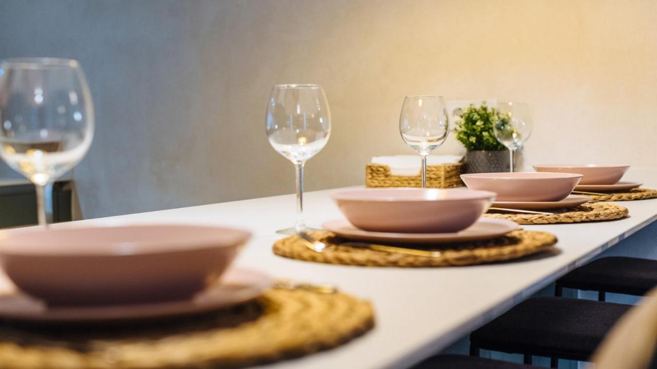 Rocio Suites Apartments Севиля Екстериор снимка