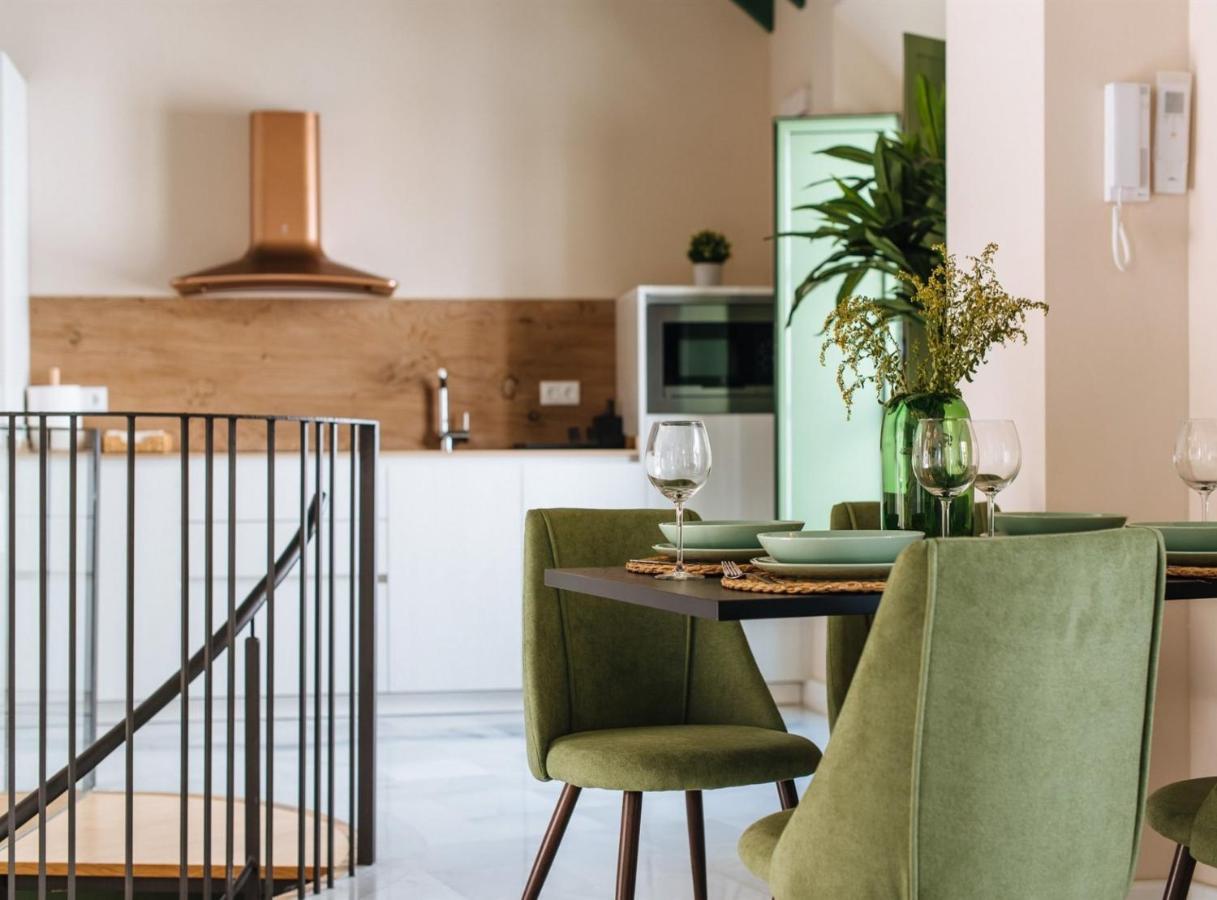 Rocio Suites Apartments Севиля Стая снимка